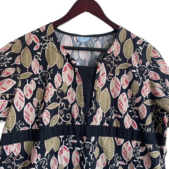 White Swan Women Scrub Top XL Foliage Print Medical Uniform Nurse Workwear Fall - Picture 8 of 8